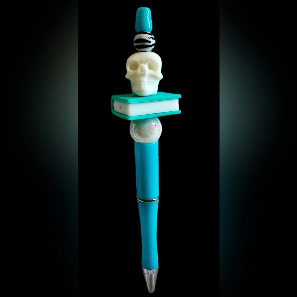 Horror Reader - Custom Ink Pen - Skull Book Lover